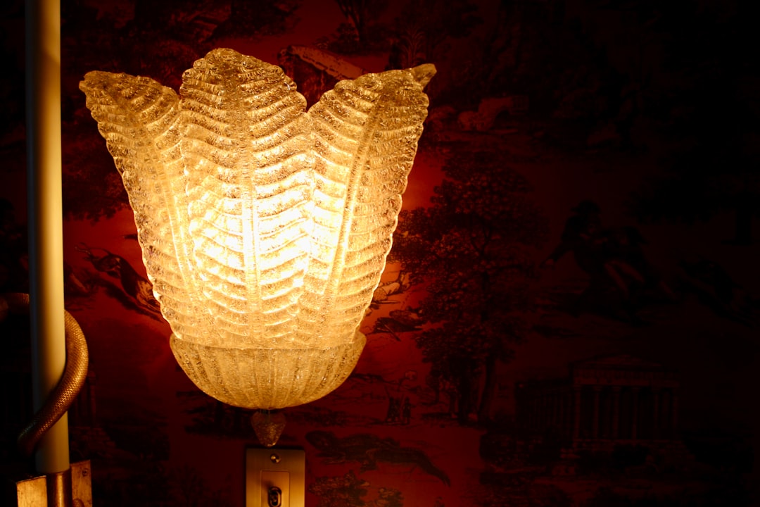 Photo luxury aesthetic ceramic wall lamp