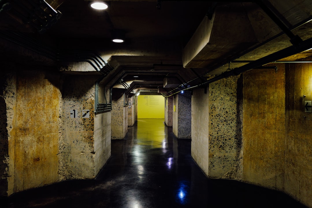 Photo industrial corridor lighting