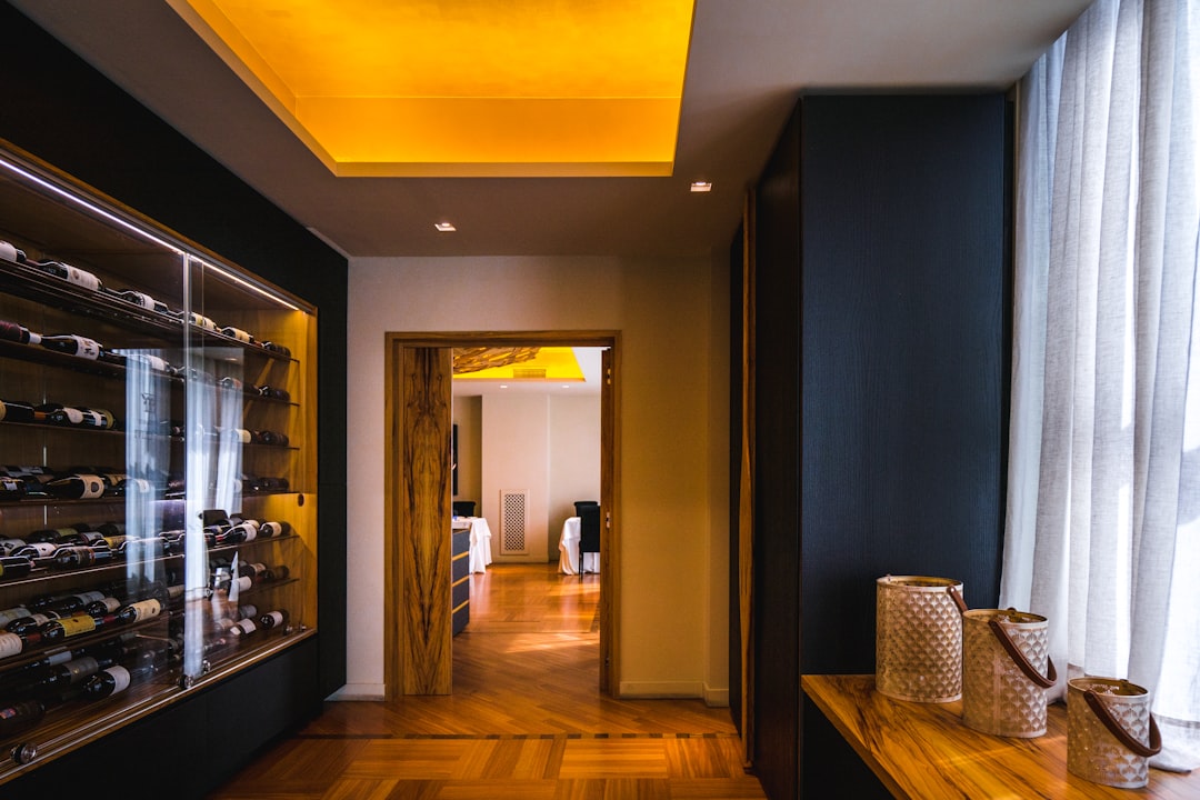 Photo wine room lighting